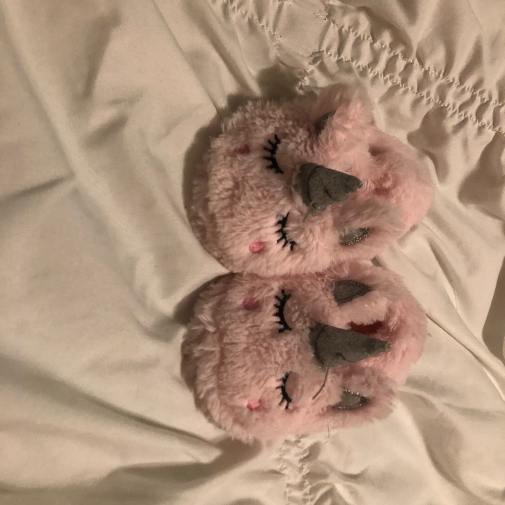 Toddler unicorn slippers